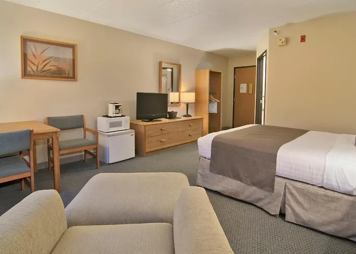 Boarders Inn & Suites By Cobblestone Hotels - Faribault