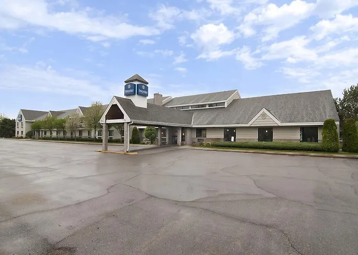 Boarders Inn & Suites By Cobblestone Hotels - Faribault
