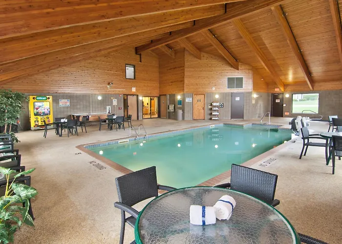 Boarders Inn & Suites By Cobblestone Hotels - Faribault