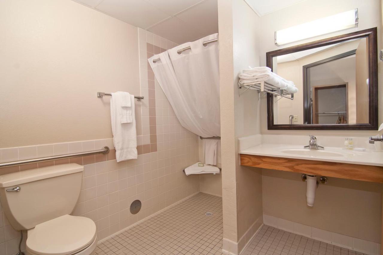 Hotel Boarders & By Cobblestone - 2*