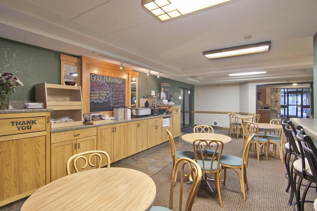 Boarders & By Cobblestone - 2* Faribault