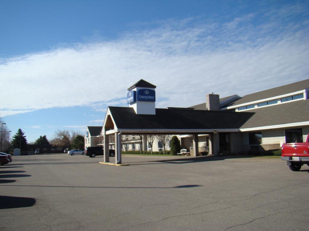 Boarders & By Cobblestone - Hotel Faribault