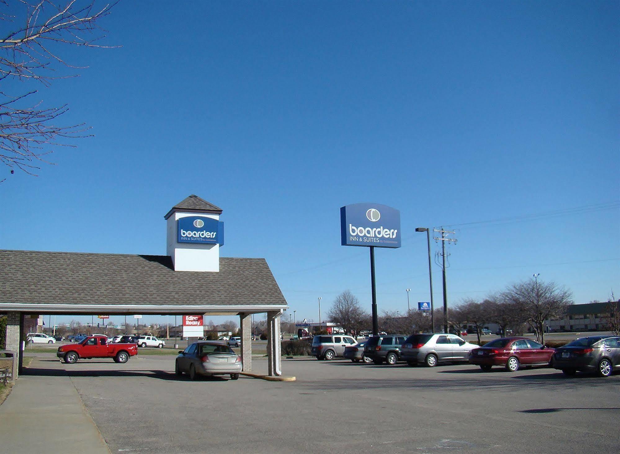 Boarders & By Cobblestone - Faribault