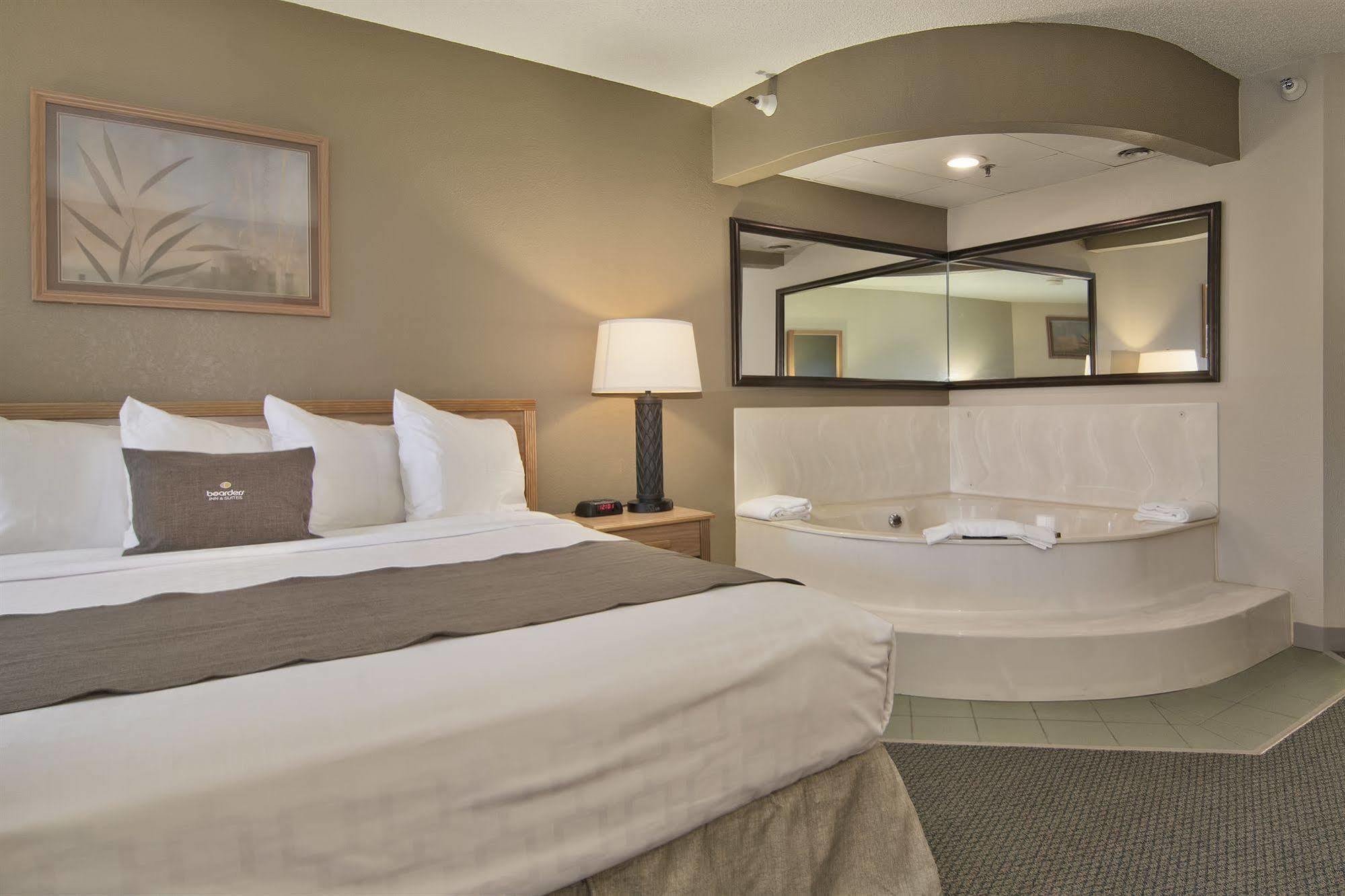 Boarders & By Cobblestone - Hotel Faribault