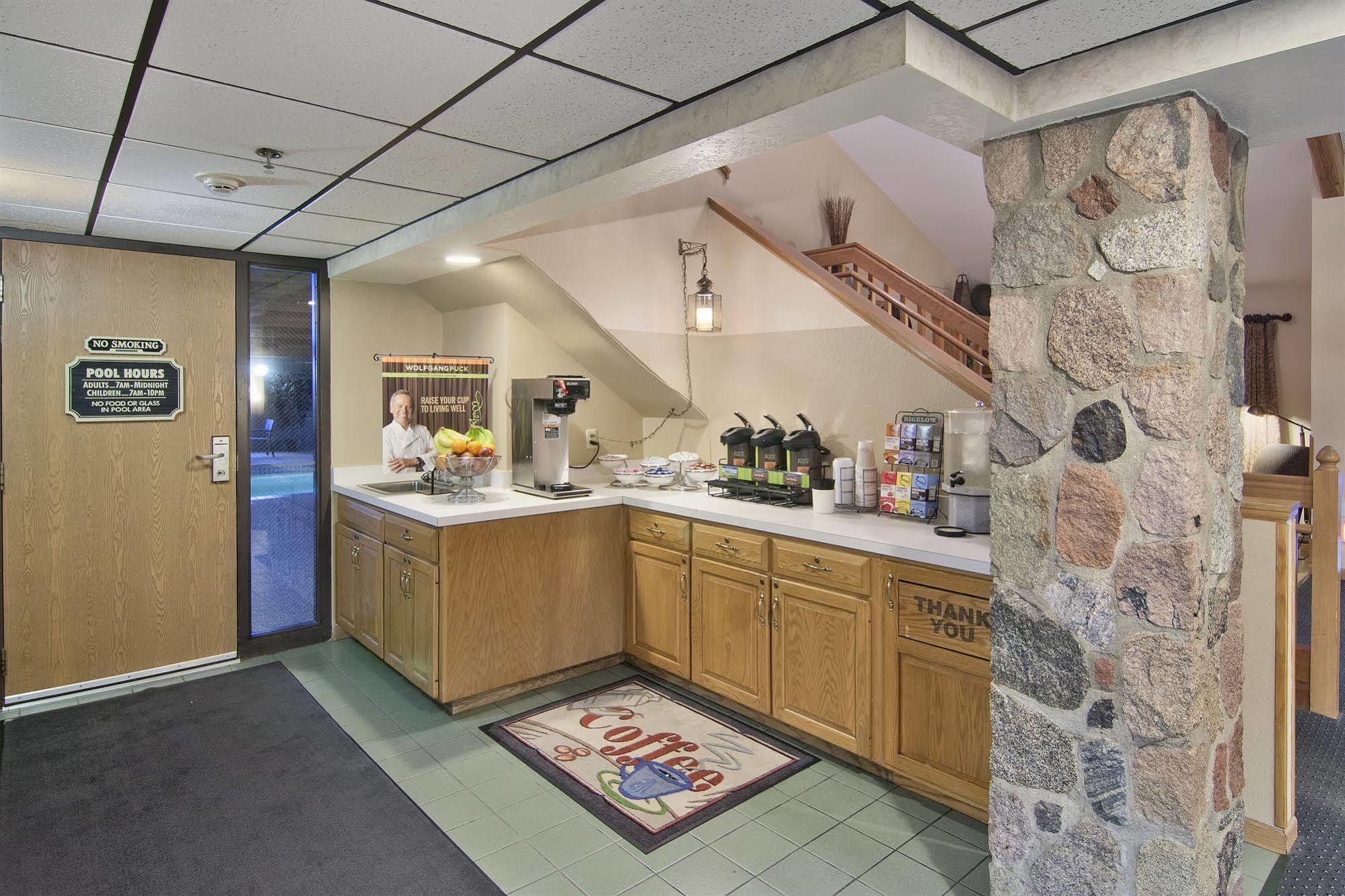 Boarders & By Cobblestone - Hotel 2*